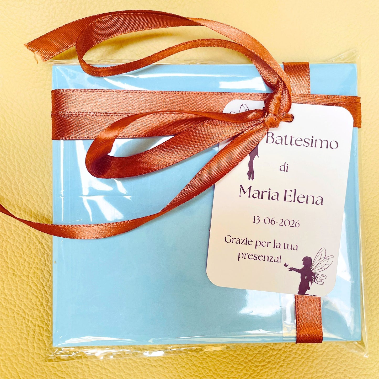 Bomboniera Tangram in resina bianca con dolciumi bronzo - versione blu