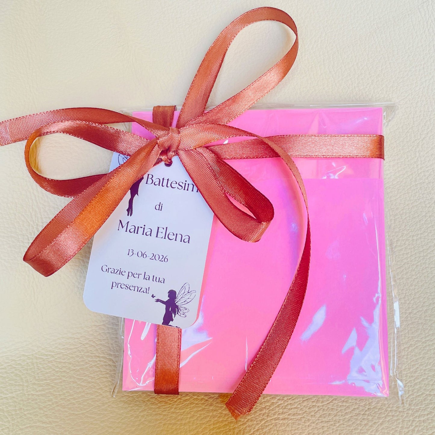Bomboniera Tangram in resina bianca con dolciumi bronzo - versione rosa