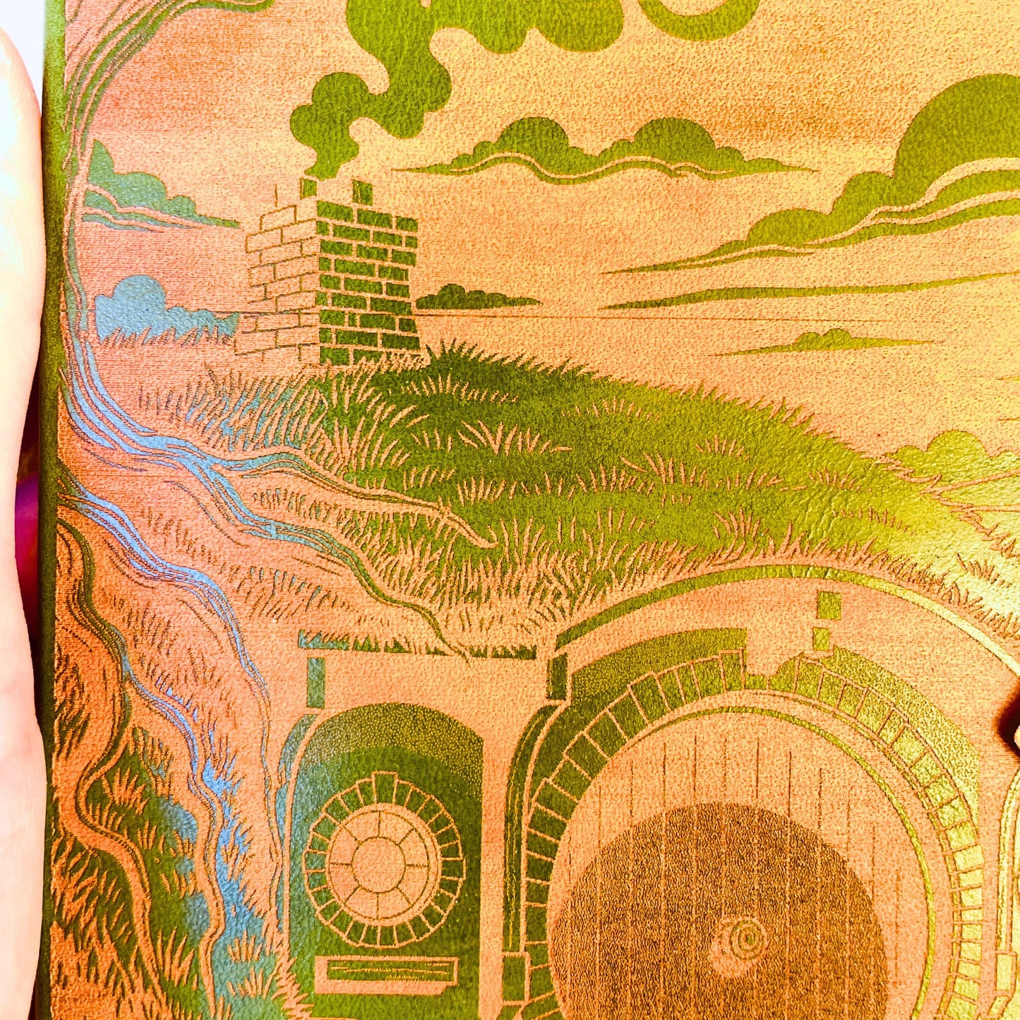 SteamVoyage - copertina in cuoio per agenda A6 con cordino per chiusura ispirata al Signore degli Anelli con incisione a laser di Casa Baggins