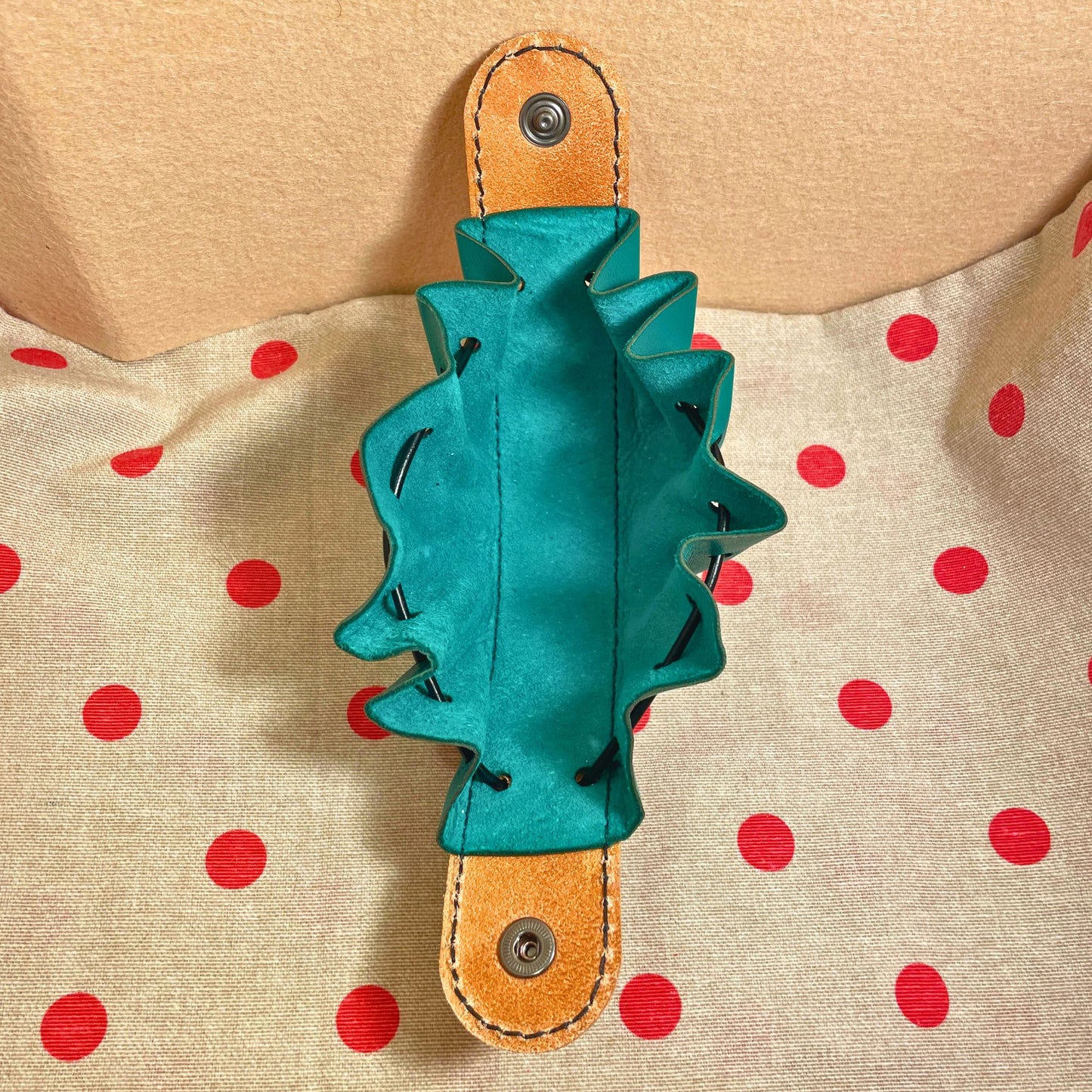 SteamVoyage - sacchetti porta dadi in pelle e cuoio con laccio regolabile e bottone di chiusura per amanti del gioco da tavolo e del gioco di ruolo