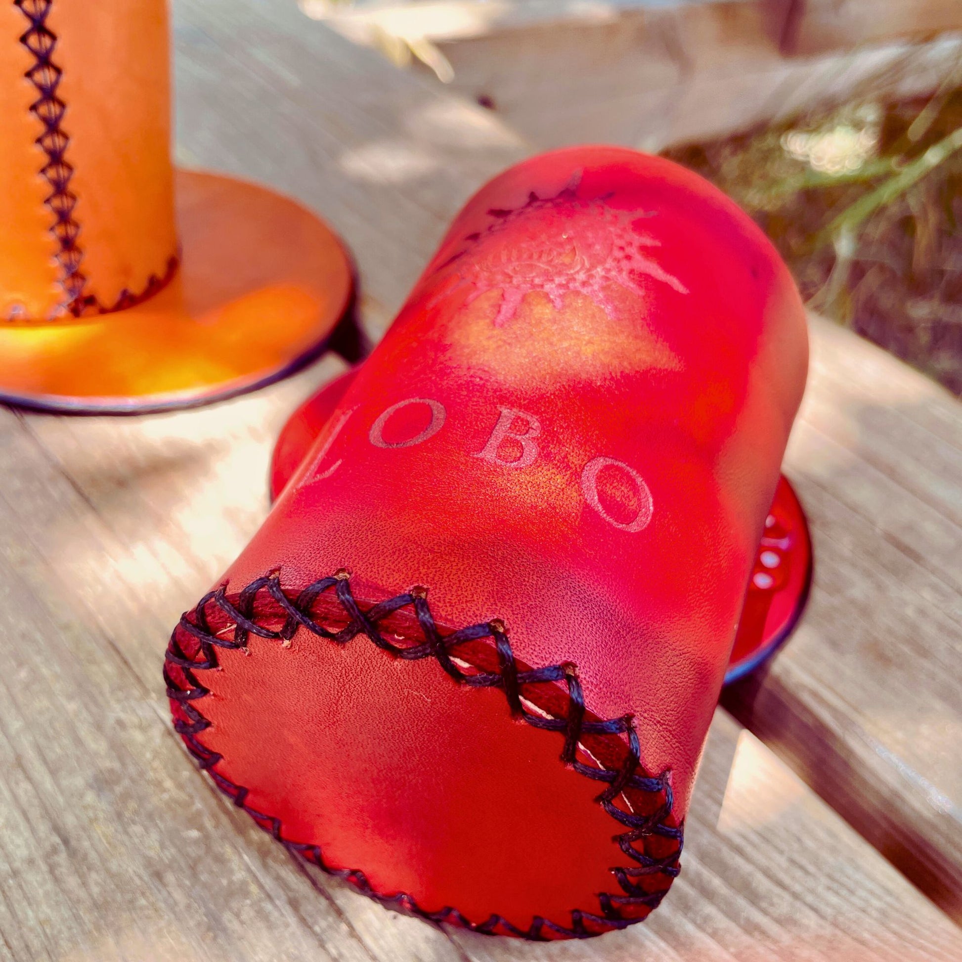 SteamVoyage-bicchiere lancia dadi in cuoio cucito a mano con sottobicchiere abbinato. Accessorio per il gioco da tavolo e il gioco di ruolo personalizzabile adatto a Dungeons and Dragon e a tutti i giochi che prevedono l'uso di dadi