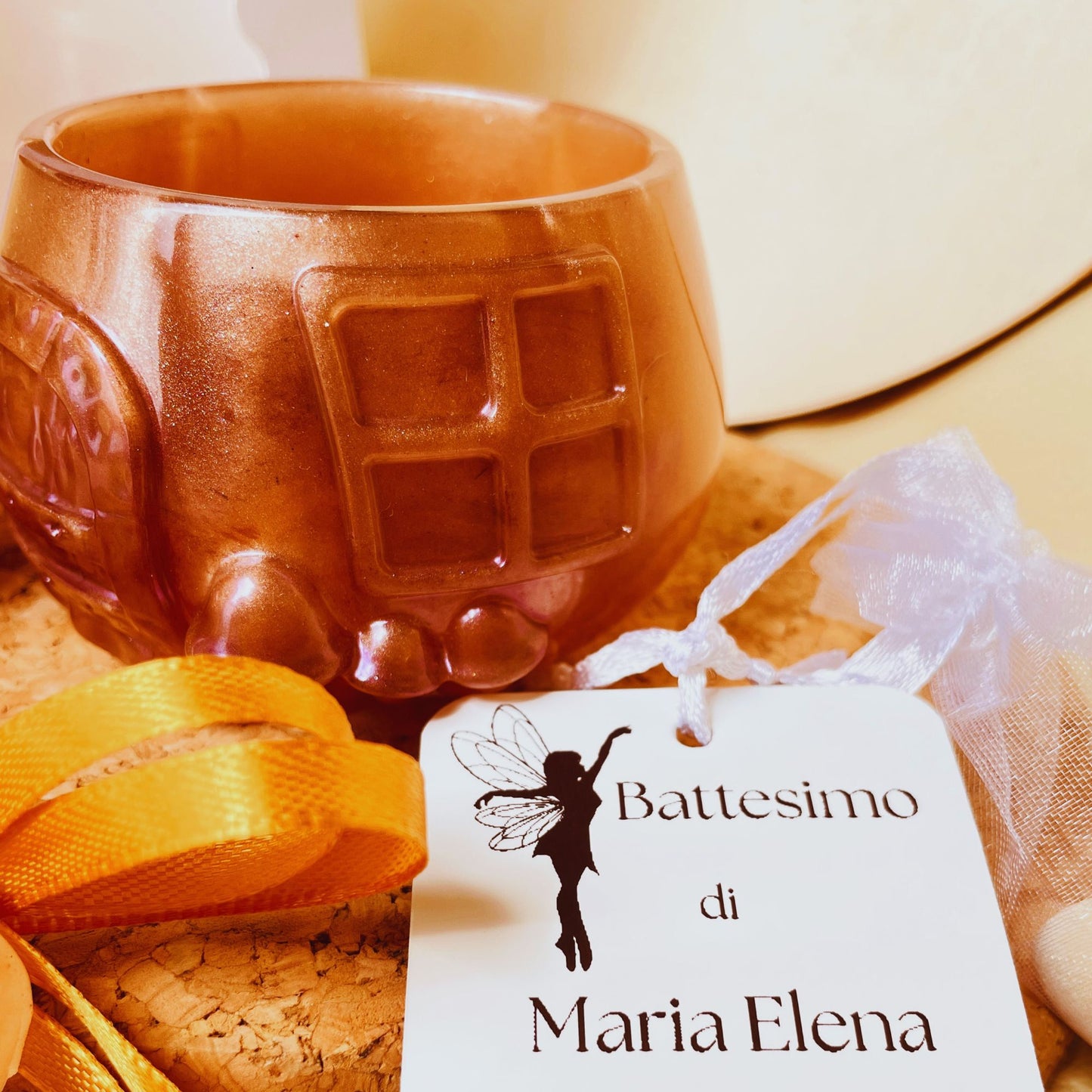 SteamVoyage - barattolo bomboniera artigianale in resina con brillantini a forma di casa delle fate, funghetto rosa antico con dettagli di porta, finestre e comignoli viola; confezione con rosa di resina, doppio fiocchetto dorato e biglietto personalizzabile
