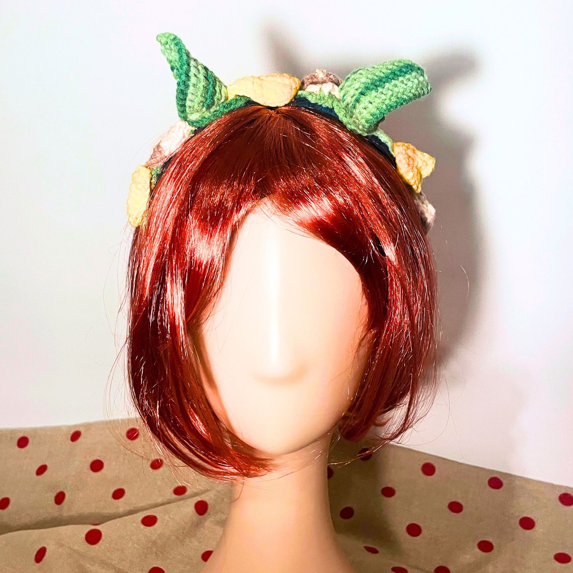 SteamVoyage - cerchietto per cosplayers con rivestimento in lana e foglie di lana all'uncinetto con applicazioni di perline - accessorio cosplay ispirato alla natura
