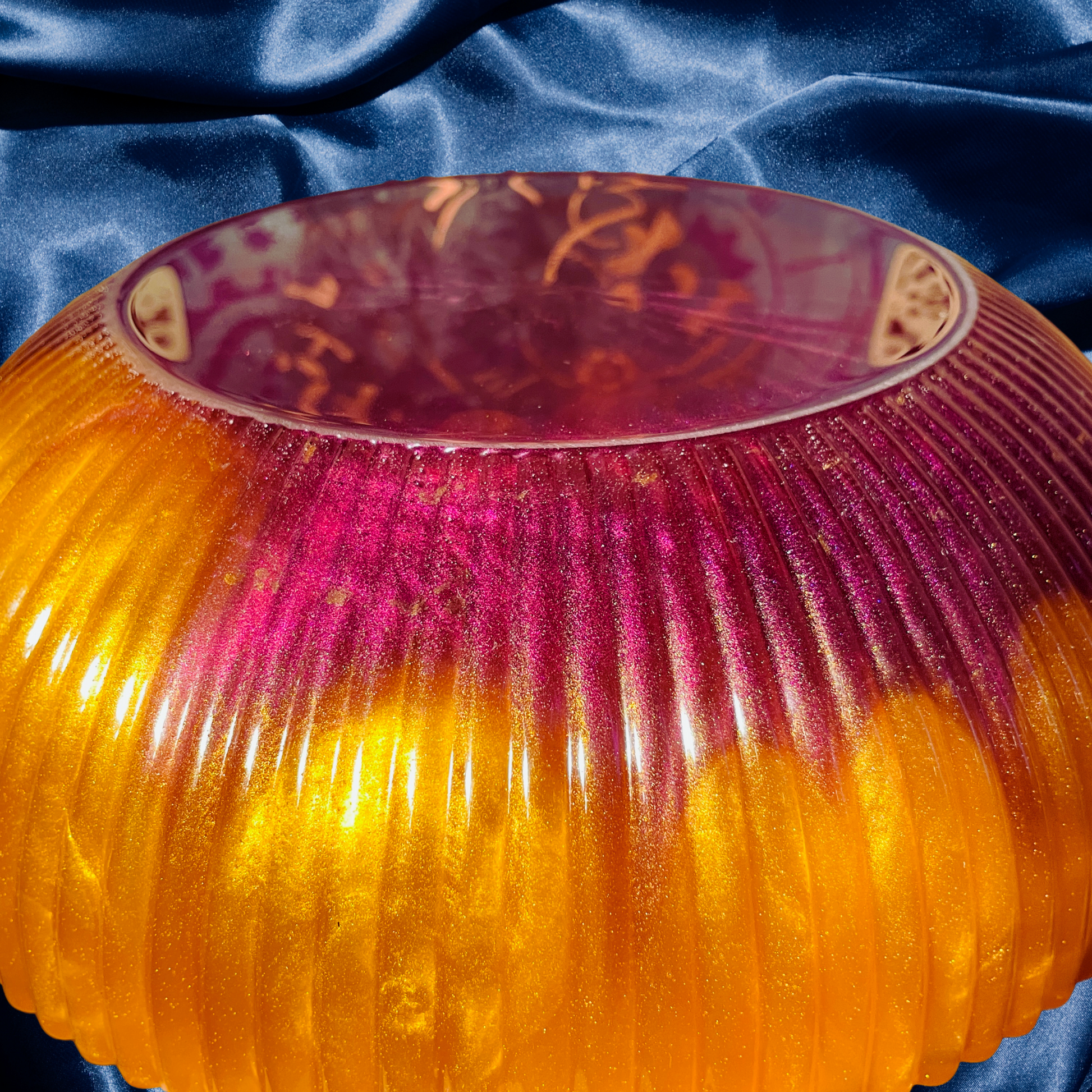 steamvoyage-ciotola in resina epoxy viola e oro