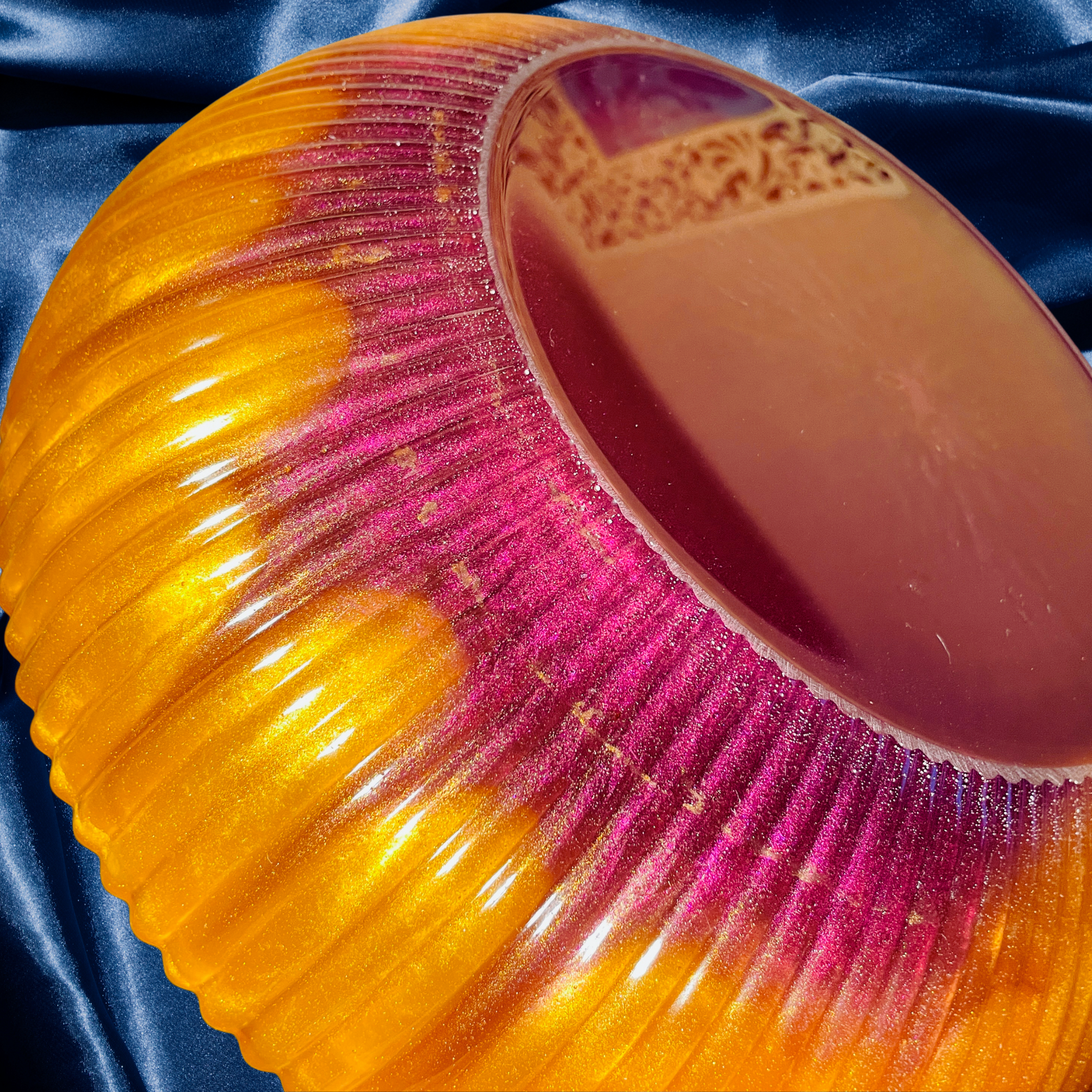 steamvoyage-ciotola in resina epoxy viola e oro