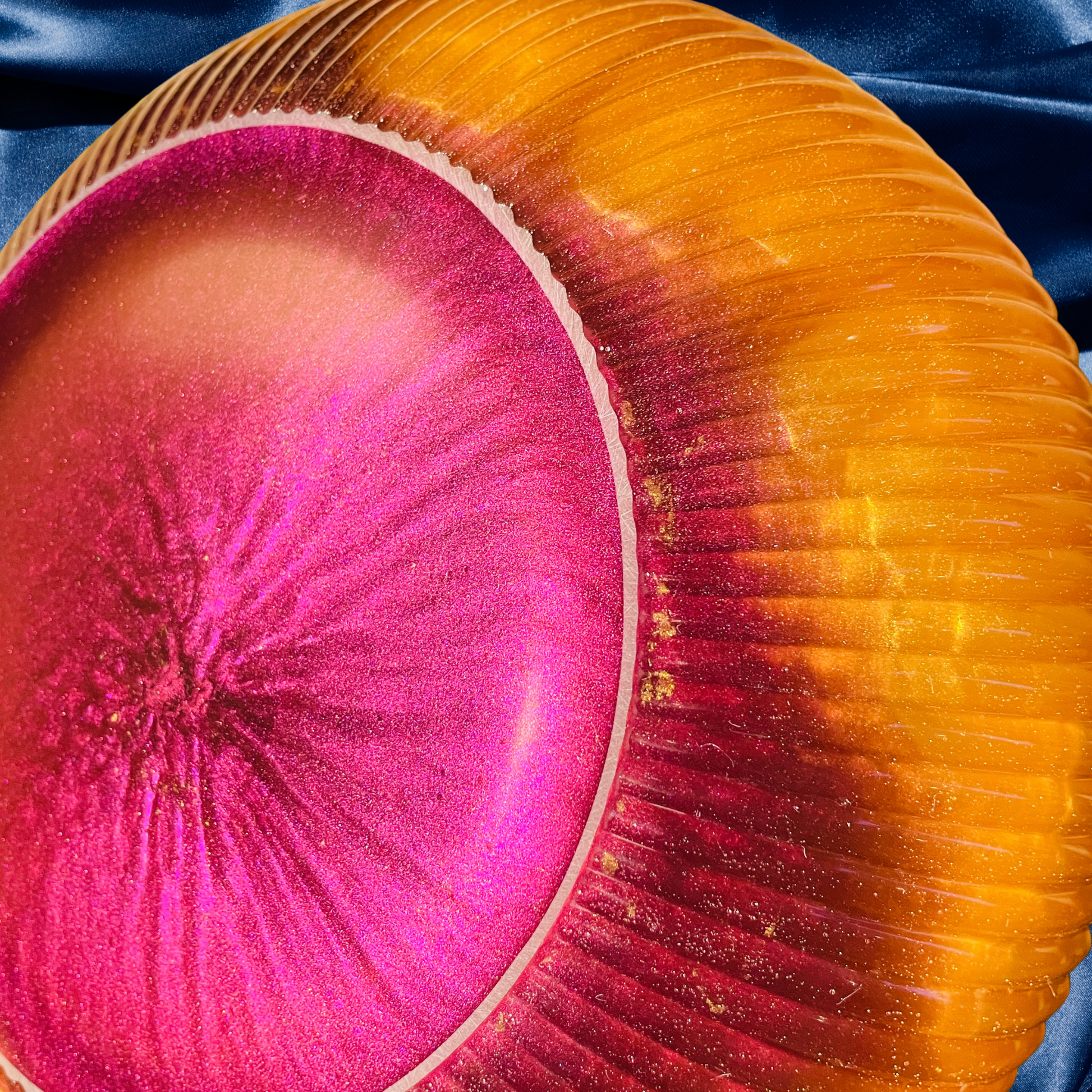 steamvoyage-ciotola in resina epoxy viola e oro
