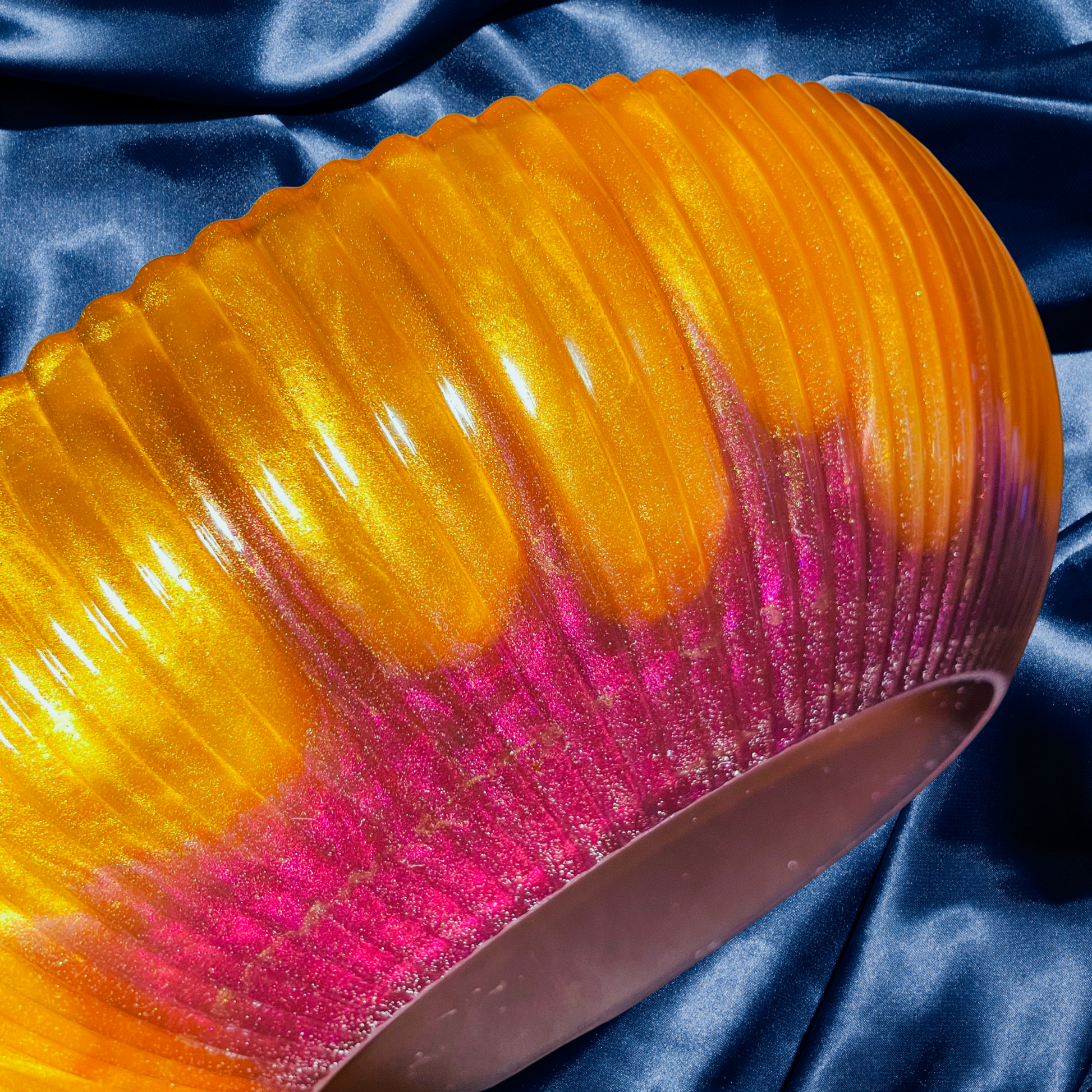 steamvoyage-ciotola in resina epoxy viola e oro