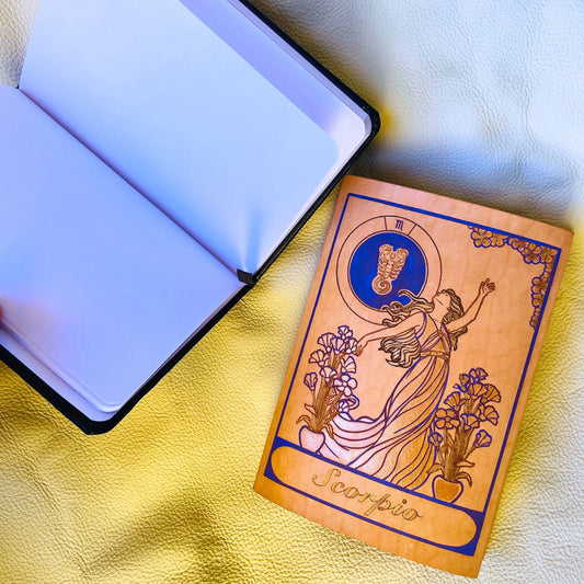 SteamVoyage - copertine per agende A6 in cuoio inciso al laser e dipinto a mano con immagini dei segni zodiacali ispirate ai miti greci - agendina