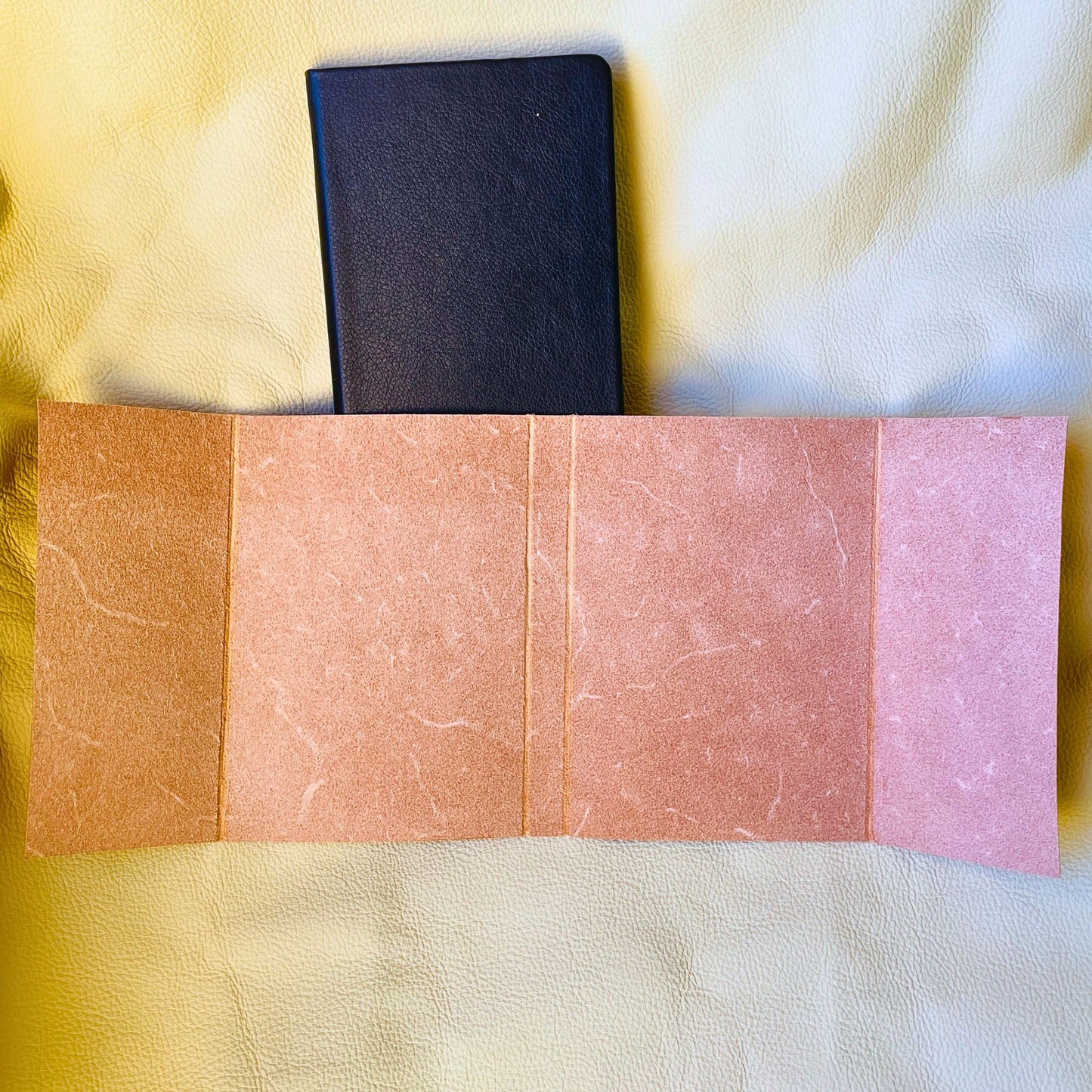 SteamVoyage - copertine per agende A6 in cuoio inciso al laser e dipinto a mano con immagini dei segni zodiacali ispirate ai miti greci - interno