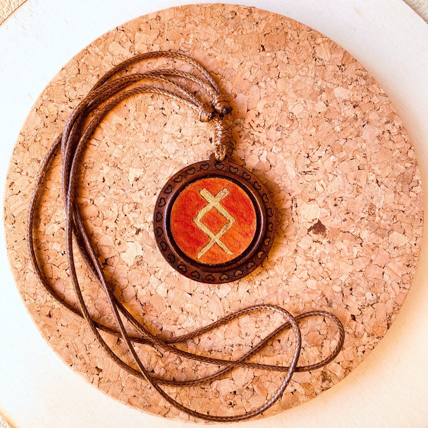 SteamVoyage - medaglioni di protezione magica in legno e cuoio dipinto a mano per giocatori di ruolo