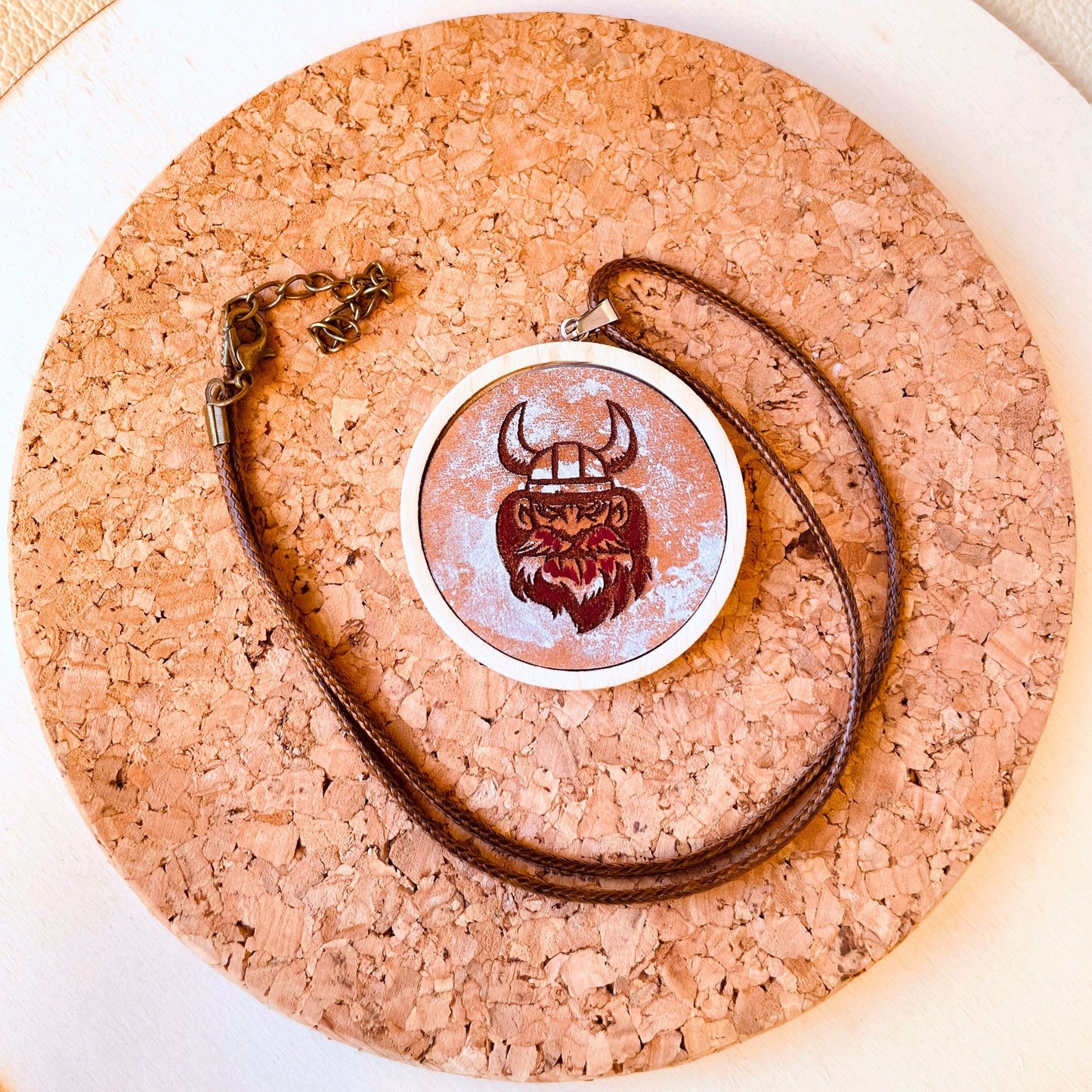 SteamVoyage - medaglioni di protezione magica in legno e cuoio dipinto a mano per giocatori di ruolo