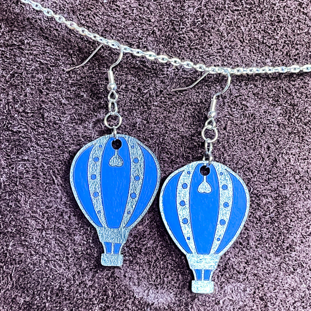 steamvoyage-orecchini in pelle a forma di mongolfiera-blu e argento