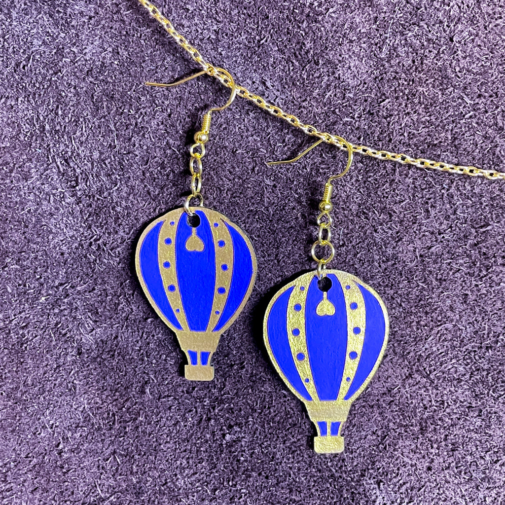 steamvoyage-orecchini in pelle a forma di mongolfiera-blu e oro