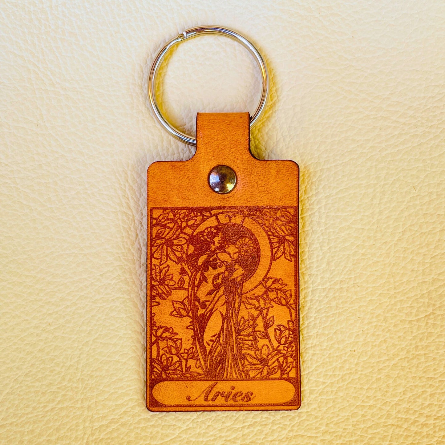 SteamVoyage - mini portachiavi in cuoio con immagini ispirate ai segni zodiacali e ai miti greci e romani che li raccontano - aries