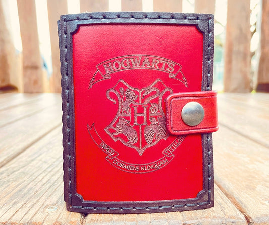 porta mazzo in cuoio per mazzo commander di Magic: The Gathering, espansione Harry Potter