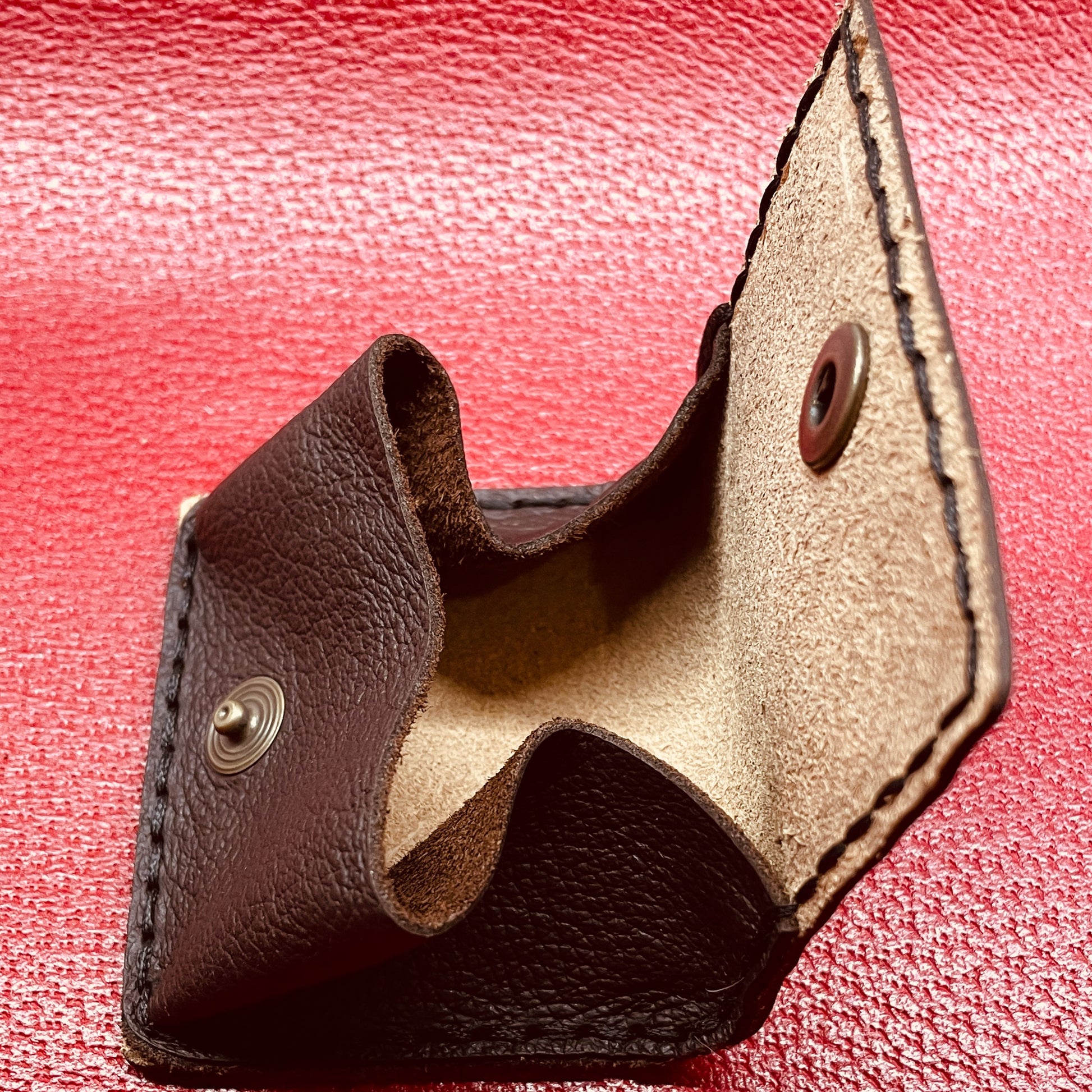 steamvoyage-portamonete in pelle e cuoio inciso a laser interno