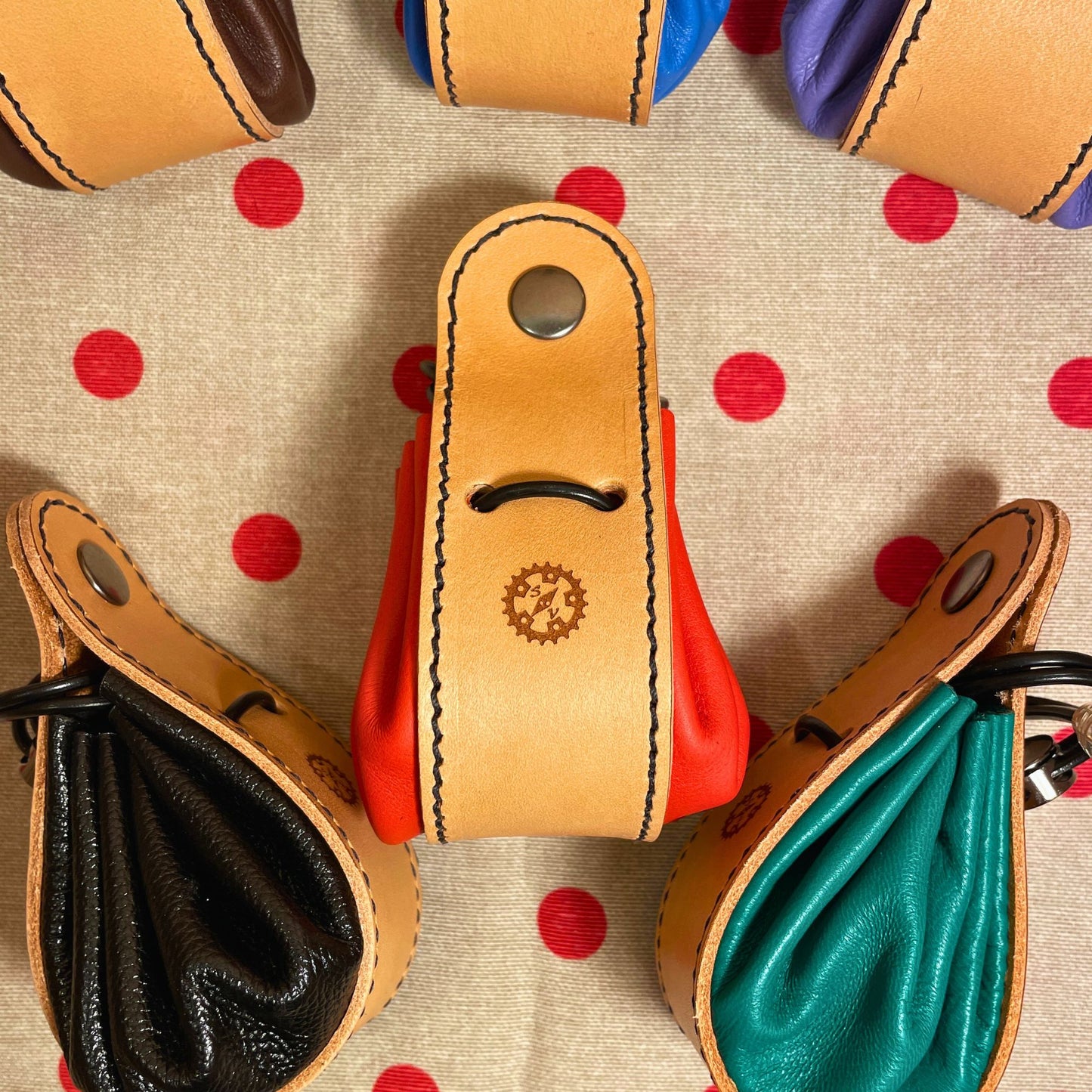 SteamVoyage - sacchetti porta dadi in pelle e cuoio con laccio regolabile e bottone di chiusura per amanti del gioco da tavolo e del gioco di ruolo
