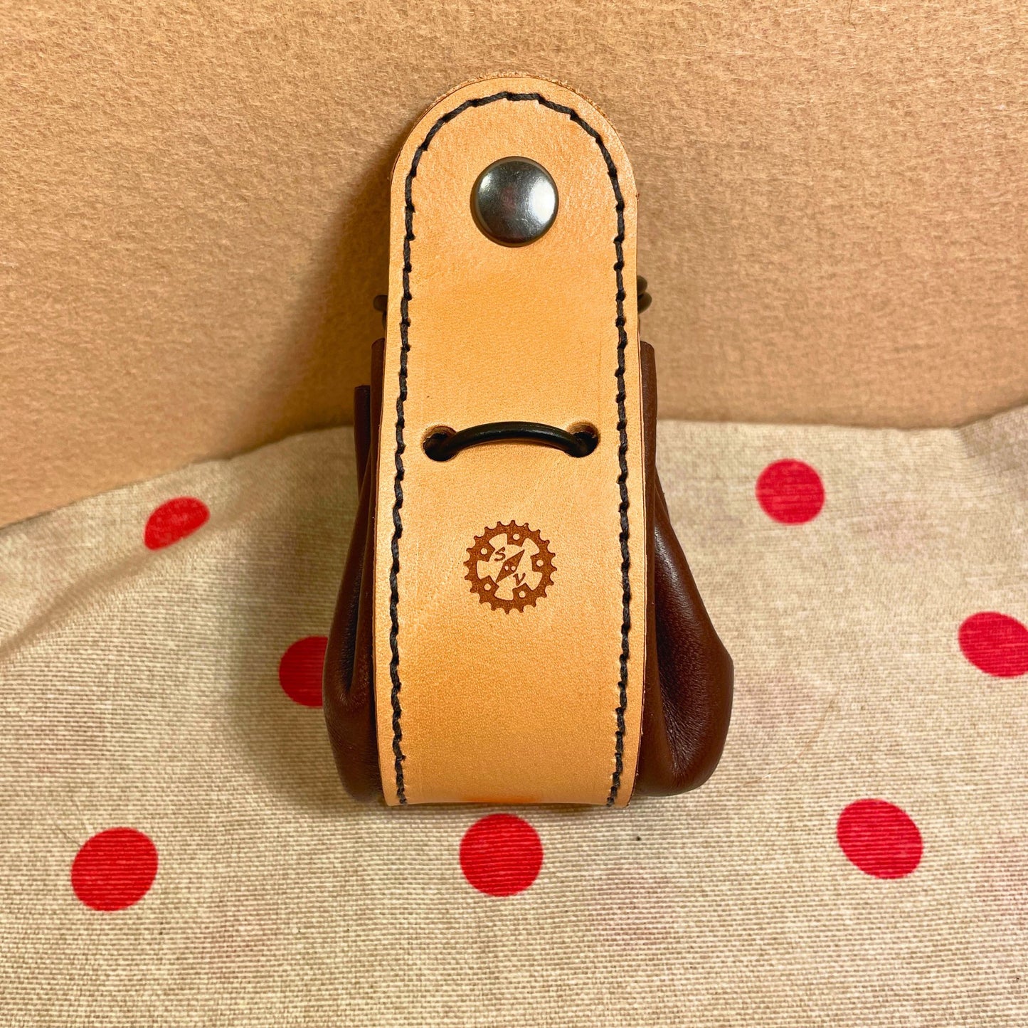 SteamVoyage - sacchetti porta dadi in pelle e cuoio con laccio regolabile e bottone di chiusura per amanti del gioco da tavolo e del gioco di ruolo