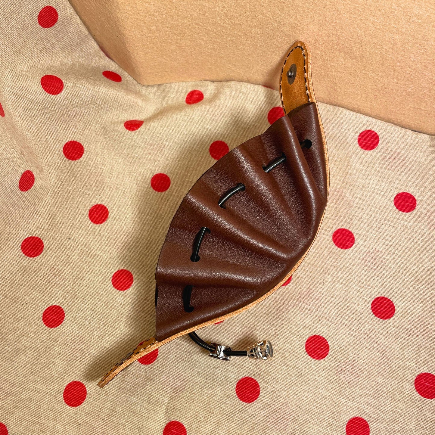 SteamVoyage - sacchetti porta dadi in pelle e cuoio con laccio regolabile e bottone di chiusura per amanti del gioco da tavolo e del gioco di ruolo