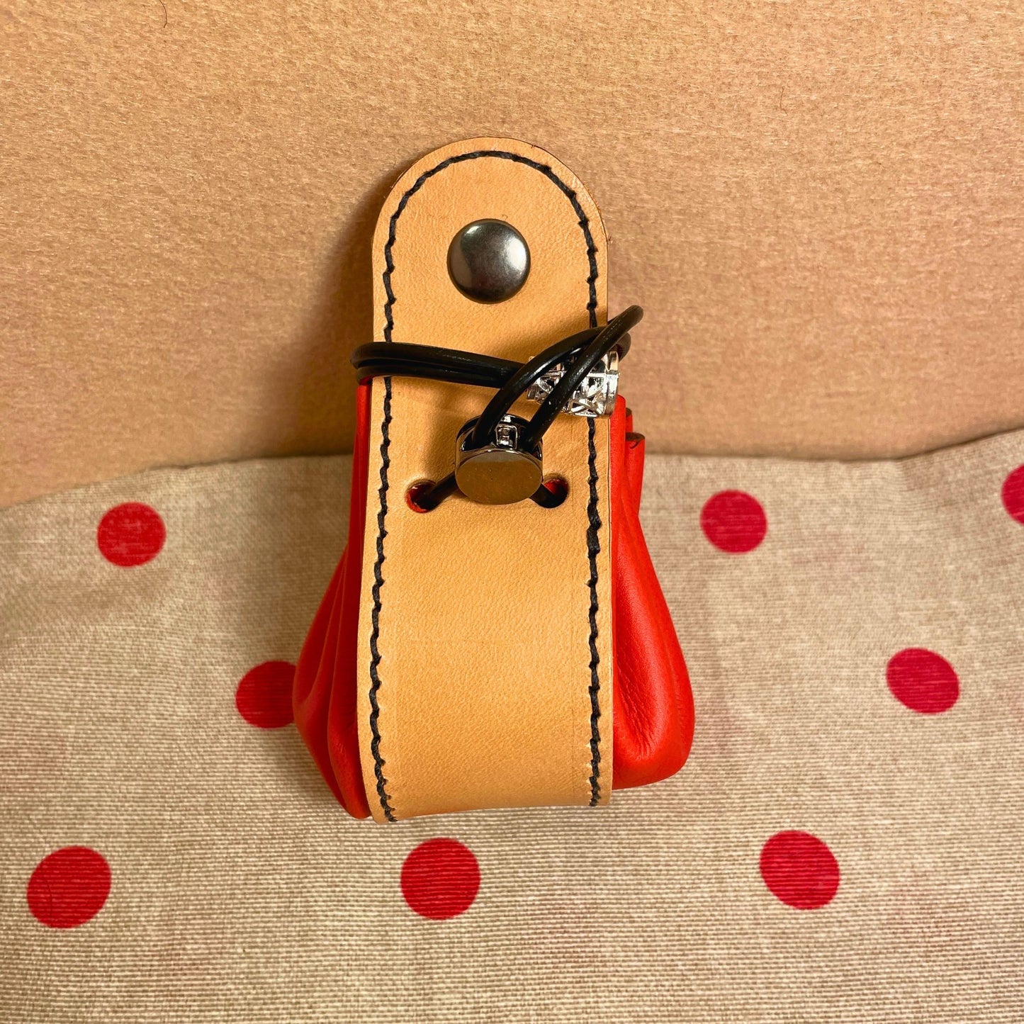 SteamVoyage - sacchetti porta dadi in pelle e cuoio con laccio regolabile e bottone di chiusura per amanti del gioco da tavolo e del gioco di ruolo