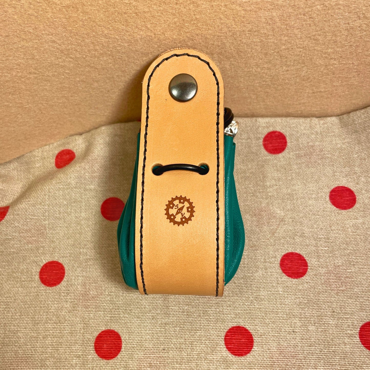 SteamVoyage - sacchetti porta dadi in pelle e cuoio con laccio regolabile e bottone di chiusura per amanti del gioco da tavolo e del gioco di ruolo