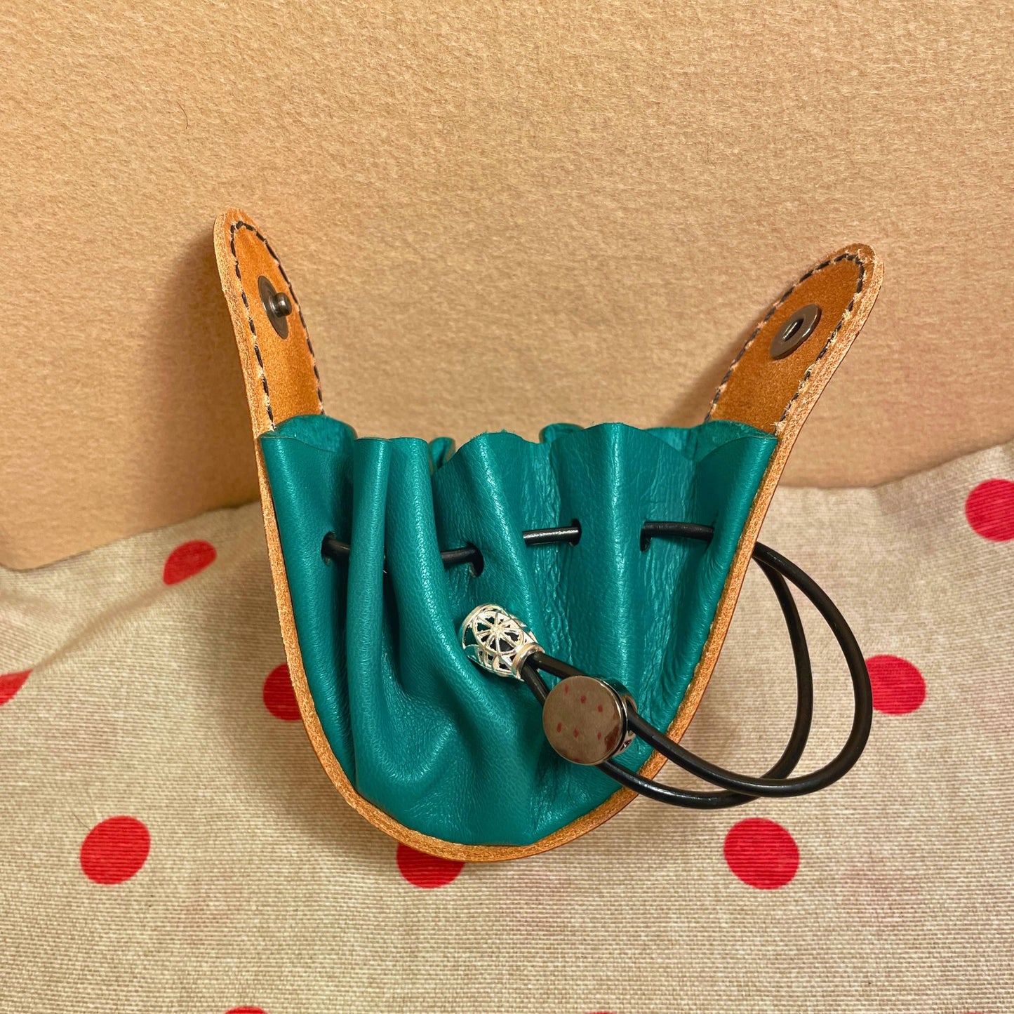 SteamVoyage - sacchetti porta dadi in pelle e cuoio con laccio regolabile e bottone di chiusura per amanti del gioco da tavolo e del gioco di ruolo
