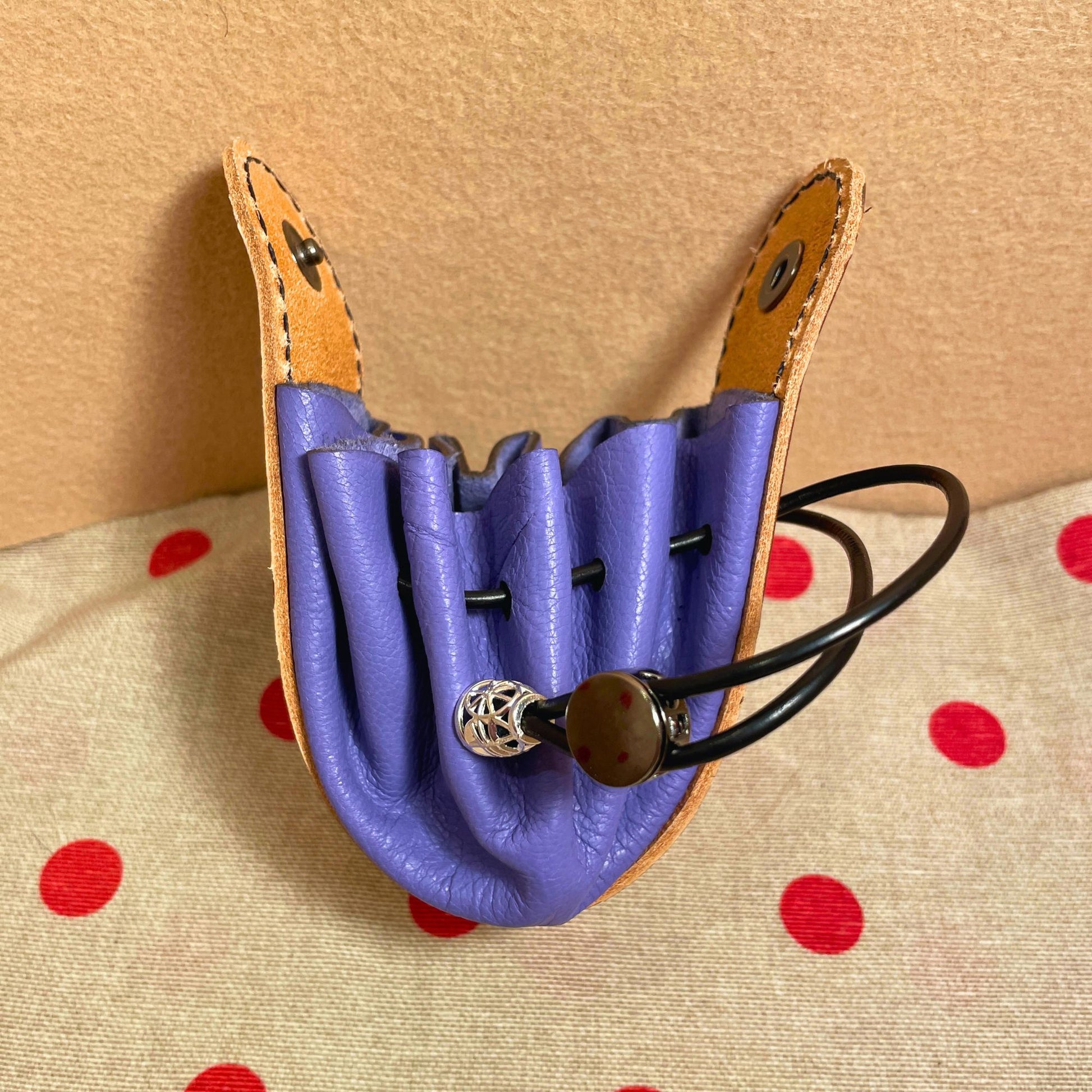 SteamVoyage - sacchetti porta dadi in pelle e cuoio con laccio regolabile e bottone di chiusura per amanti del gioco da tavolo e del gioco di ruolo