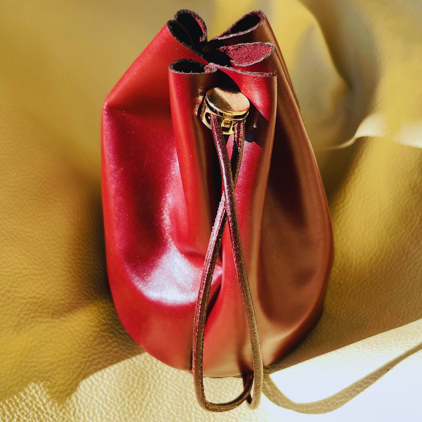 SteamVoyage - sacchetto dadi in pelle bordeaux per Master di Dungeons and dragons con laccio in pelle per chiusura e incisione al laser dorata