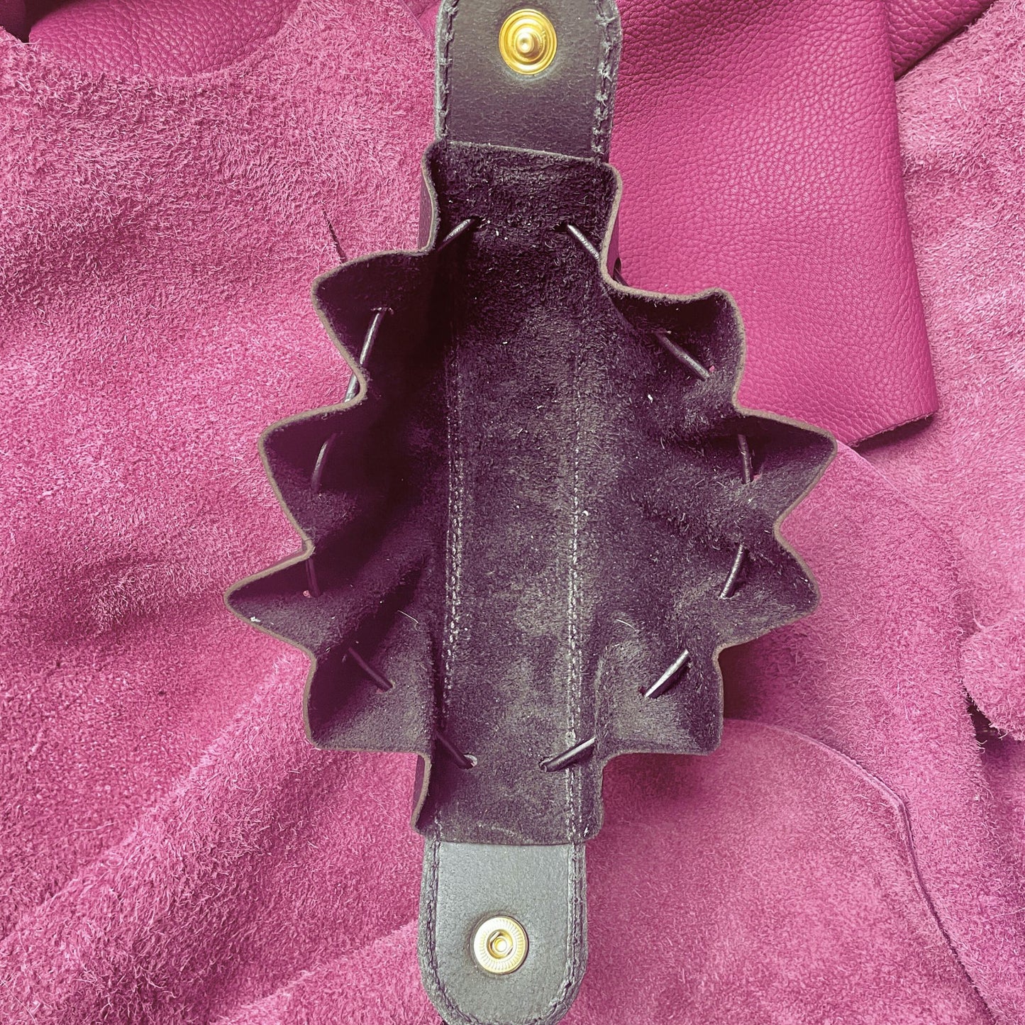 SteamVoyage - sacchetto porta dadi in cuoio e pelle con incisione al laser di un drago alato