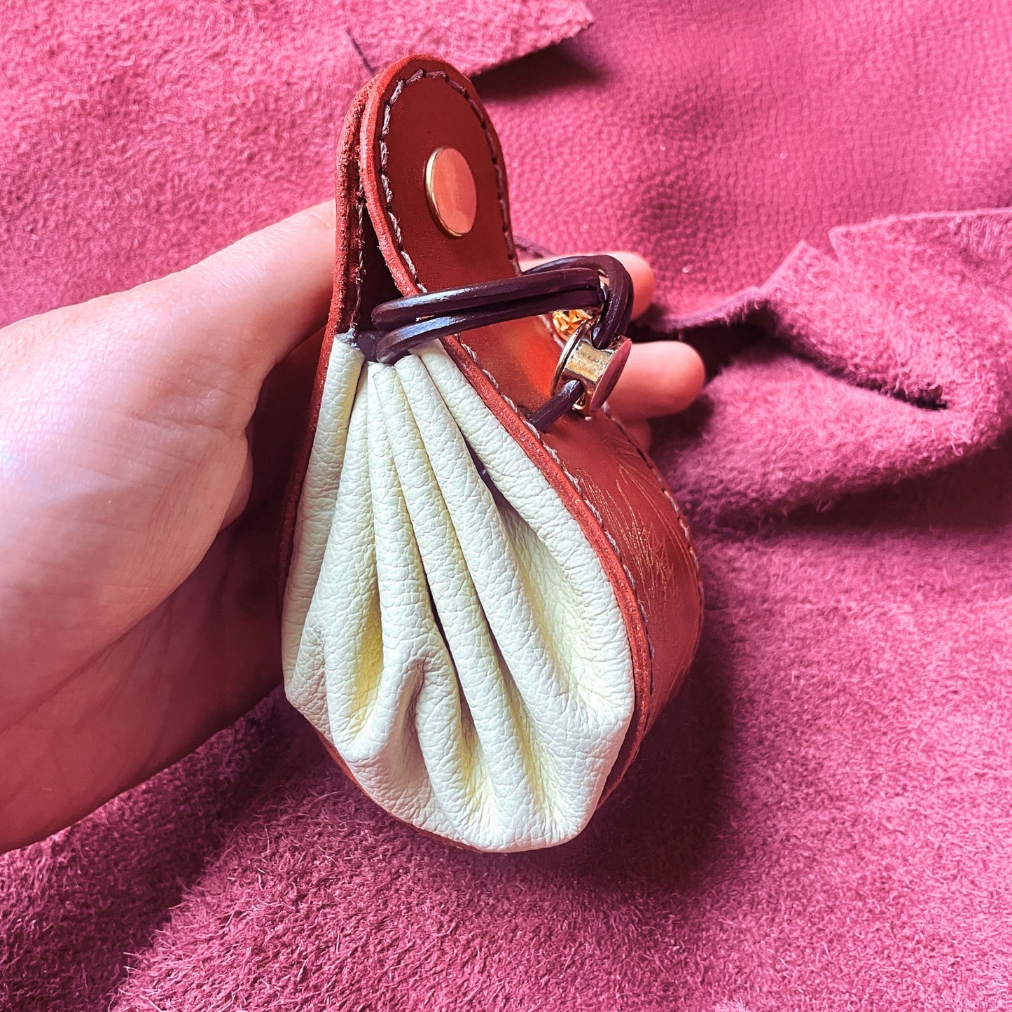 SteamVoyage - sacchetto porta dadi in cuoio e pelle con incisione al laser di un drago alato