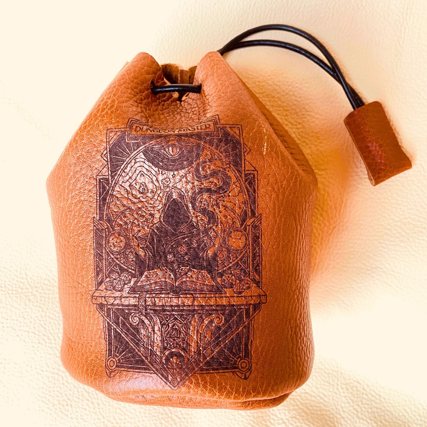 SteamVoyage - sacchetto dadi in pelle marrone per Master di Dungeons and dragons con laccio in pelle per chiusura e incisione al laser