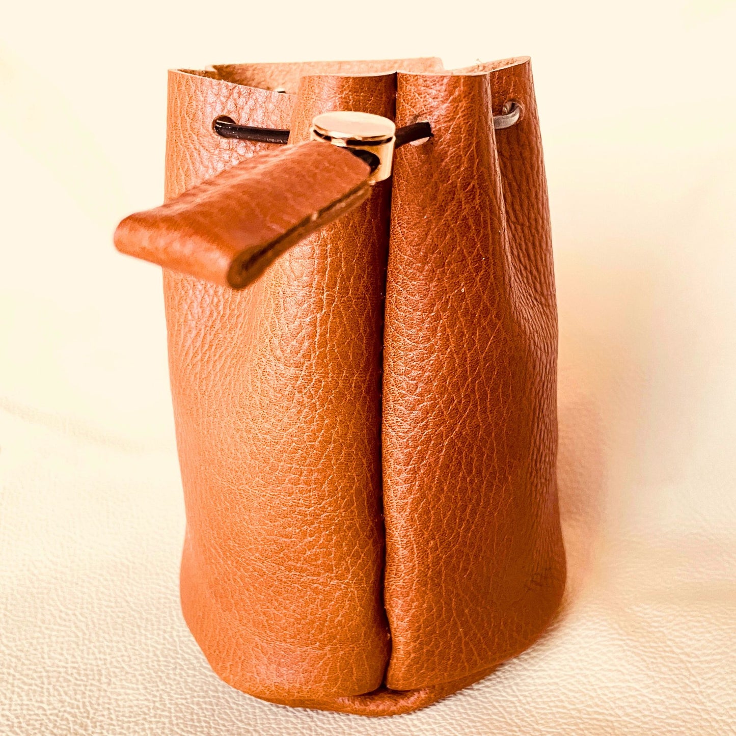 SteamVoyage - sacchetto dadi in pelle marrone per Master di Dungeons and dragons con laccio in pelle per chiusura e incisione al laser