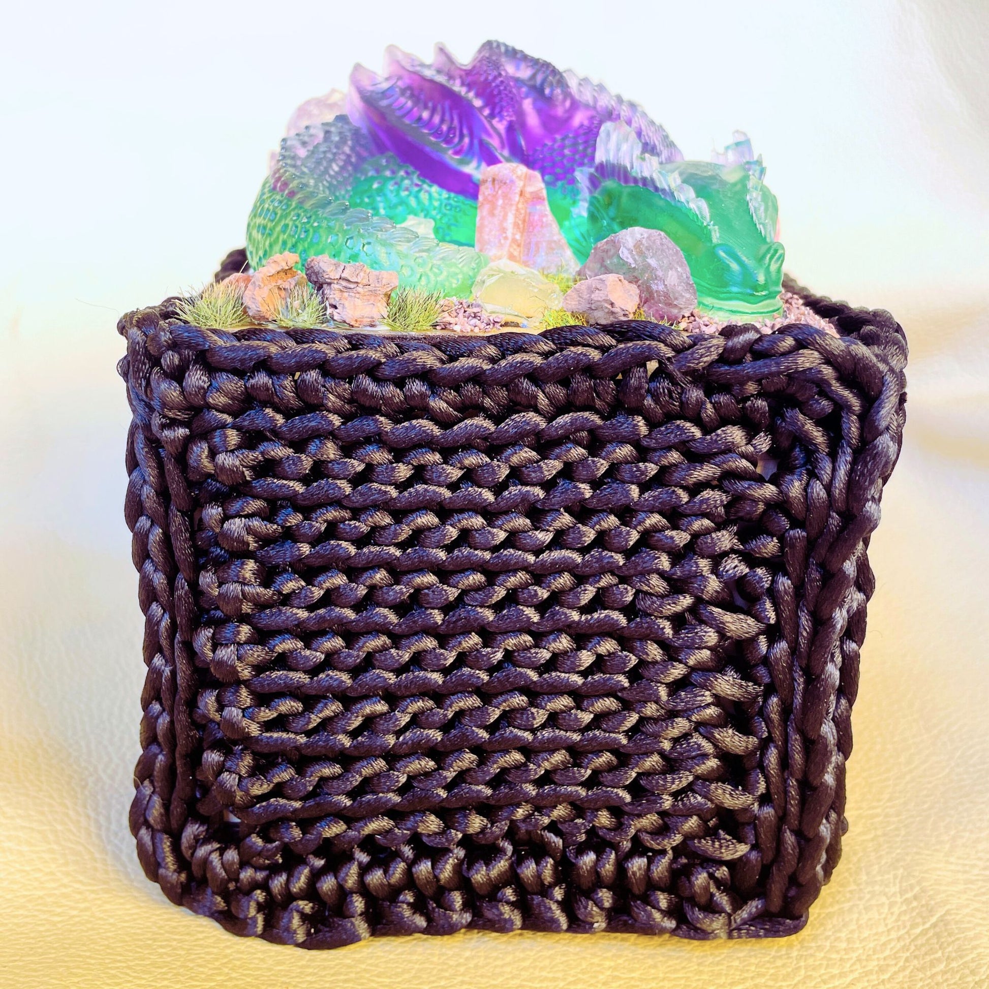 SteamVoyage - scatola del tesoro del draco in raso, legno, resina epossidica e pietre semi preziose