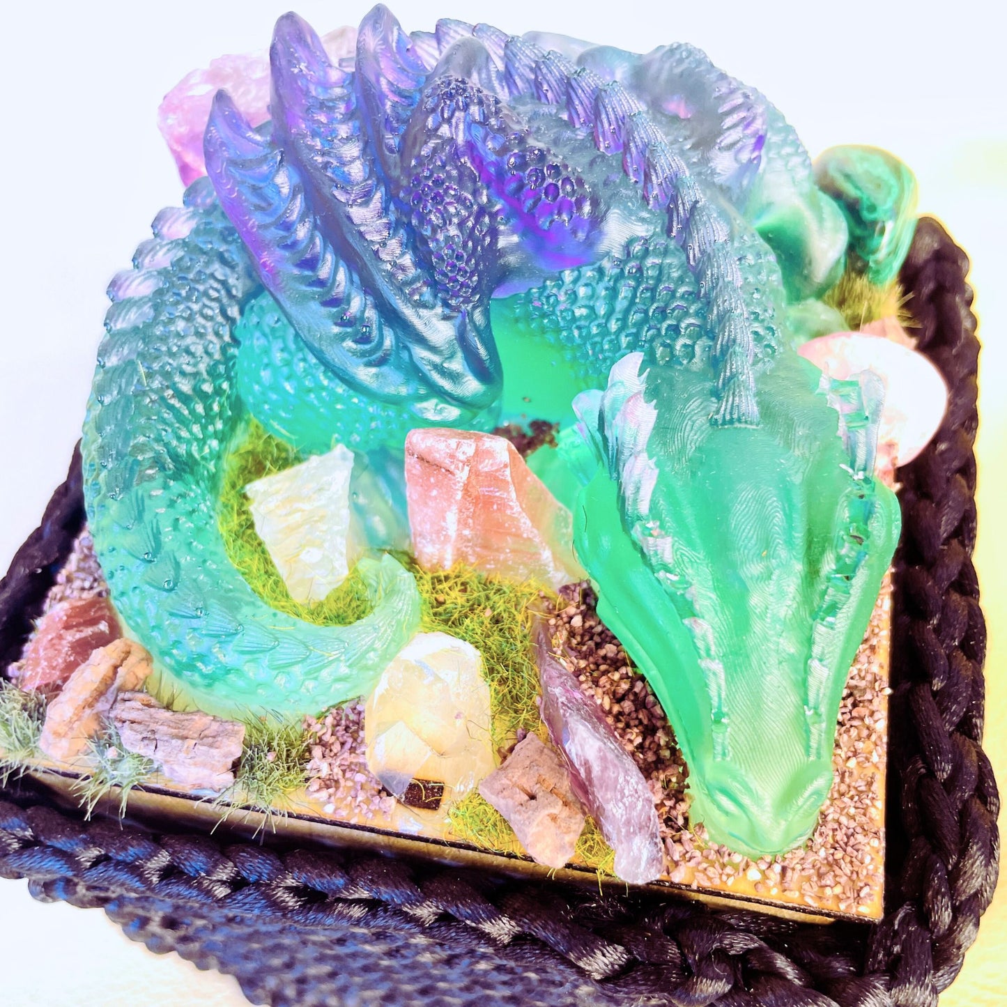 SteamVoyage - scatola del tesoro del draco in raso, legno, resina epossidica e pietre semi preziose