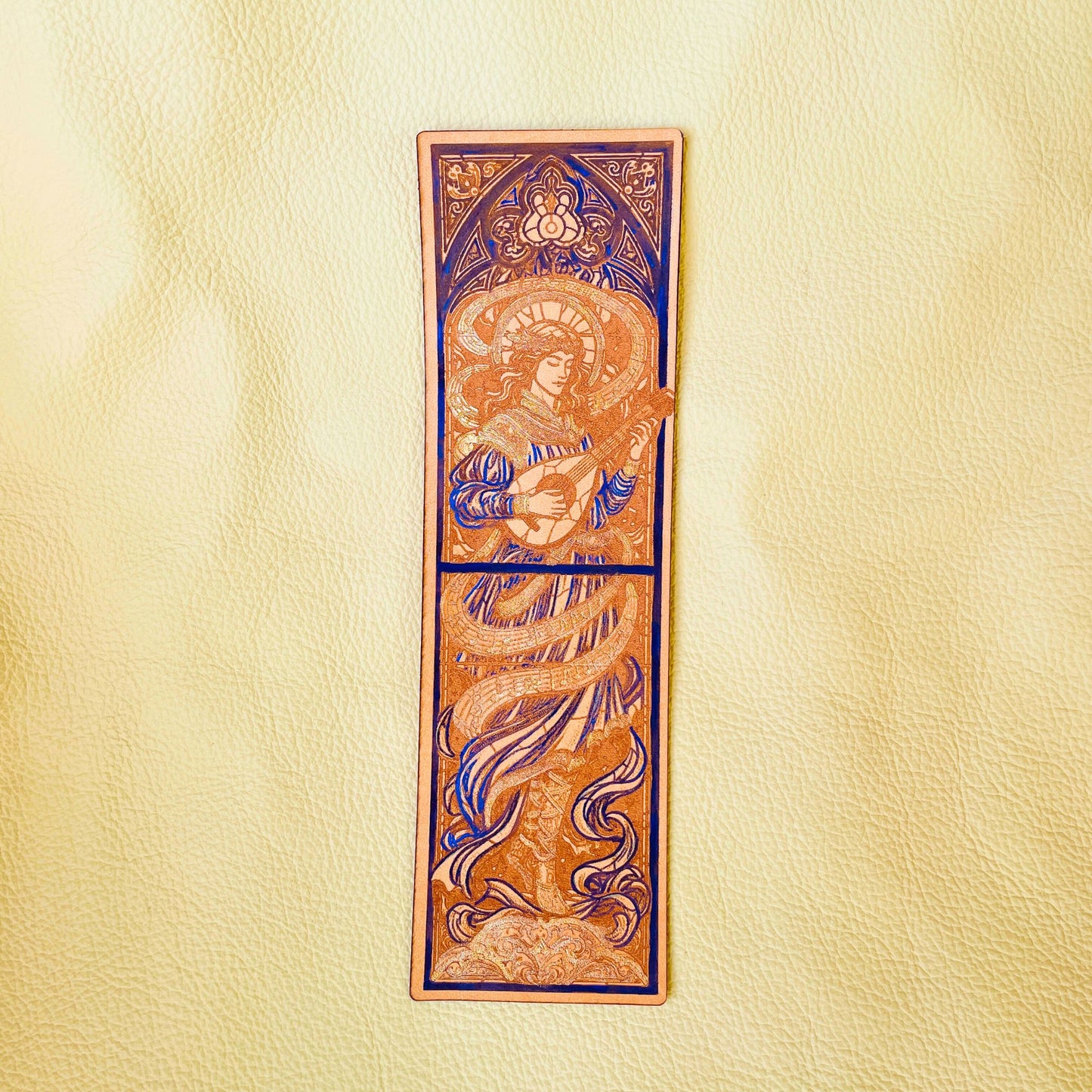 SteamVoyage - segnalibri in cuoio con incisioni laser delle classi di dungeons and dragons dipinti a mano - barda blu e oro