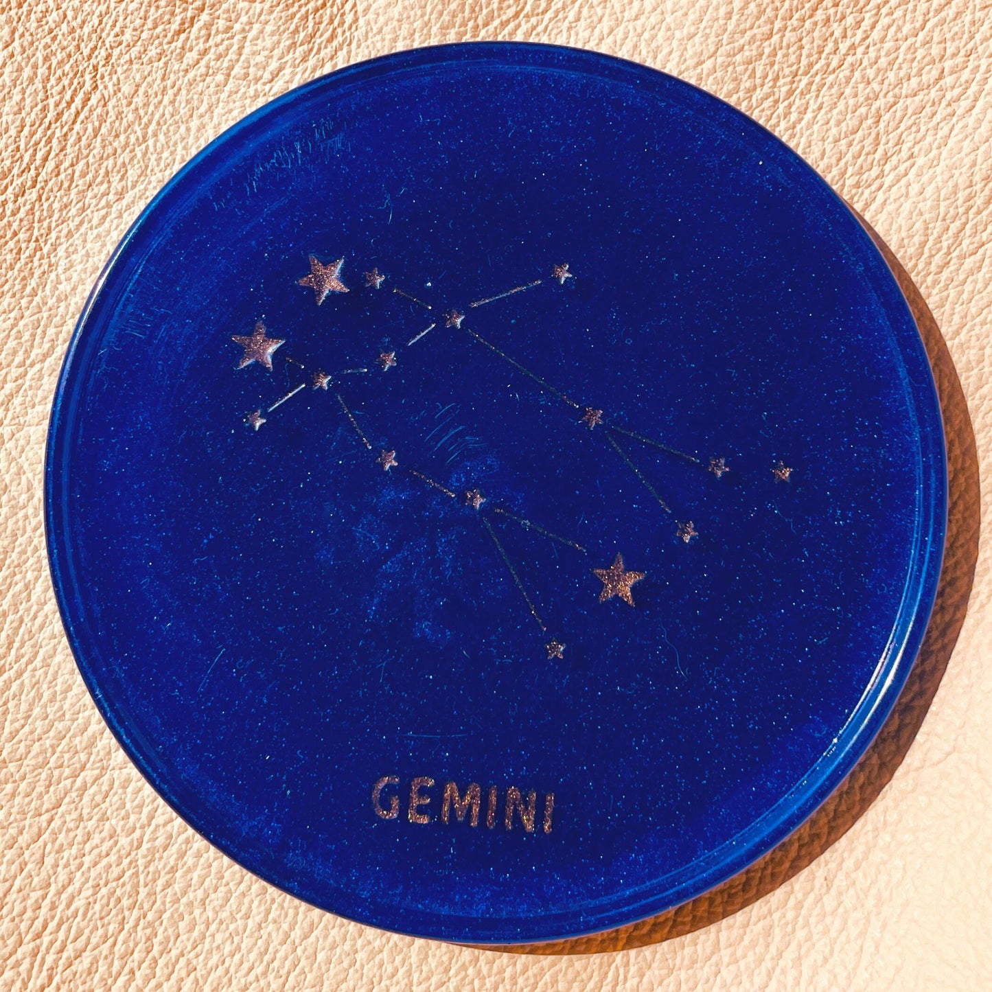 SteamVoyage - sottobicchiere in resina epossidica con costellazione e nome del segno zodiacale